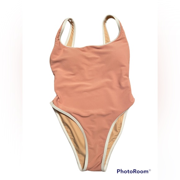 Lainsnow Blush one piece bathing suit - Picture 3 of 5